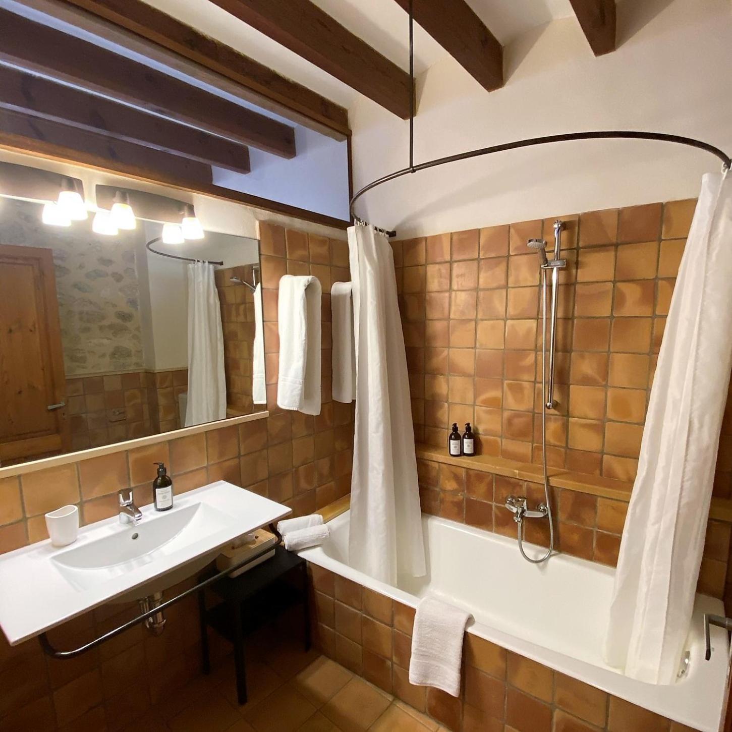 Vista De La Vila - Turismo De Interior. Llubí Rom bilde